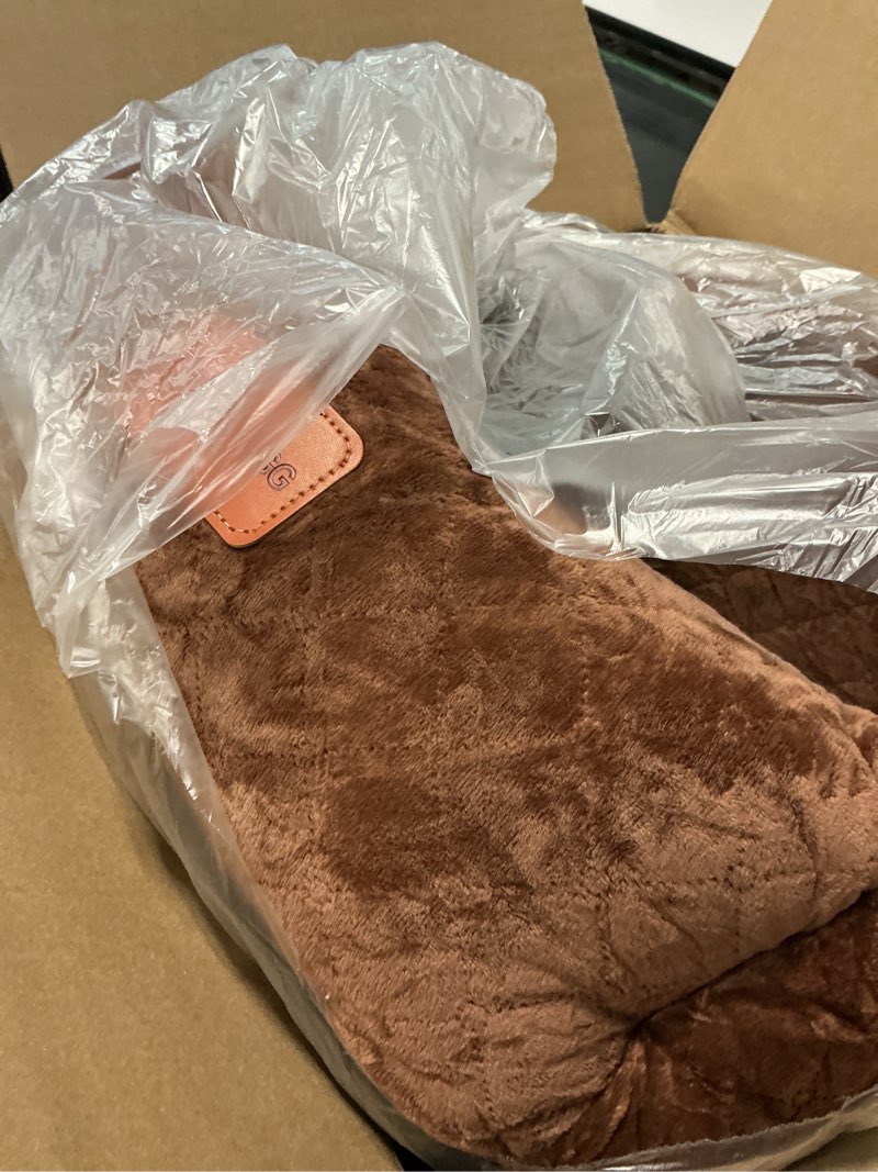 Condition photo showing Good Condition for Similar Dog Car Seat for Medium Sized Dog,Pet Travel Car Bed with Seat Belt Channle,Fully Detachable and Washable Car Dog Seat with Adjustable Straps,3 Straps Easy to Install (Black/Brown)