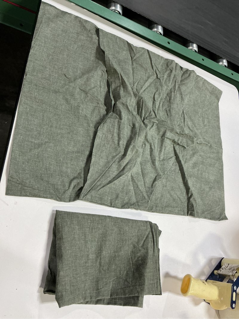 Condition photo showing Good Condition for (Similar )MIULEE Olive Green Couch Pillow Covers 18x18 Inch, Set of 2 Soft Chenille Decorative Square Throw Pillow Covers Farmhouse for Sofa Living Room Bed 18\" x 18\" (Pack of 2) Olive Green