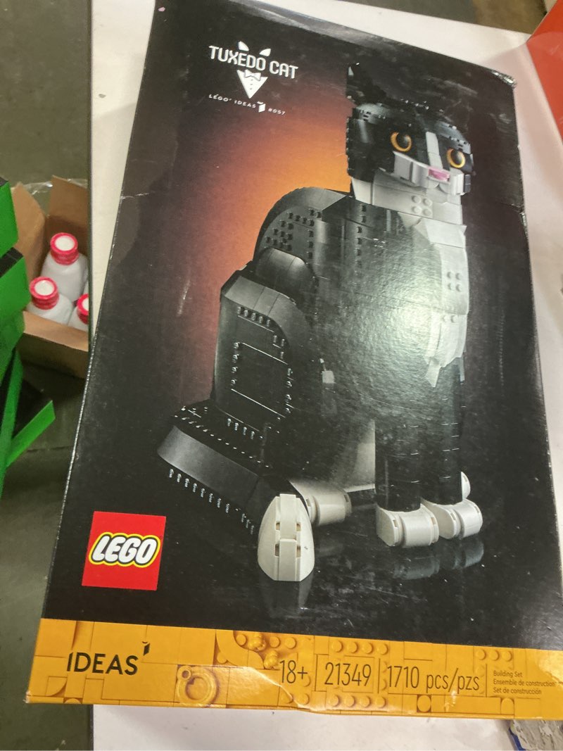 Condition photo showing New/Like New for LEGO Ideas Tuxedo Cat - Building Sets for Adults, Ages 18+ - DIY Crafts Kit for Home Decor, Living Room or Bedroom - Gift for Christmas - 21349