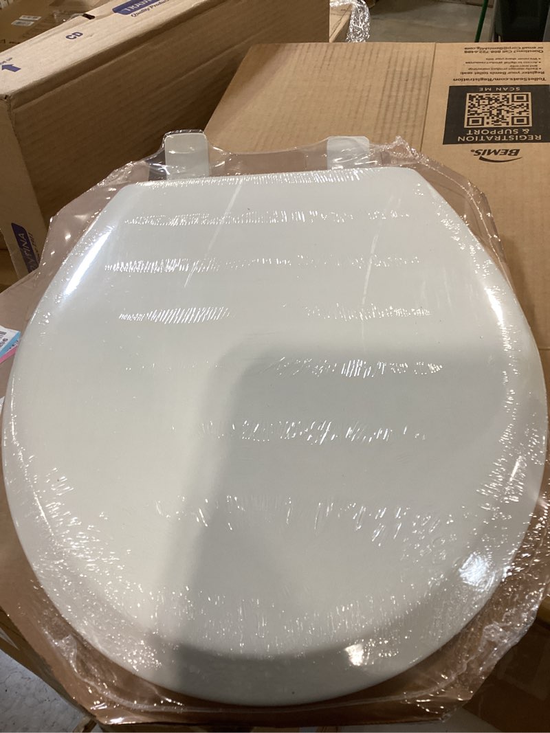 Condition photo showing Good Condition for bemis round enameled wood toilet seat in cotton white with easy•clean hinge
