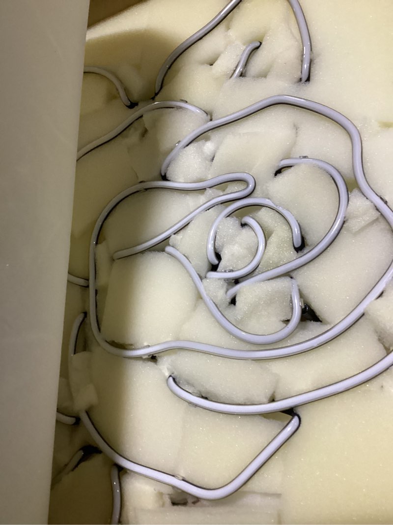 Condition photo showing Good Condition for rose flower neon lights,led rose flower neon signs for wall decor, neon light sign neon room decor,usb night lights for bedrooms, shops,florists, bars, parties, wedding, holiday gifts(14.2*10.9in)