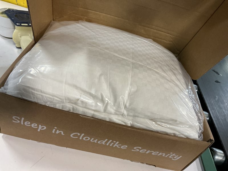 Condition photo showing New/Like New for CUDDLE DREAMS Wool Comforter Duvet Insert, 100% Australian Wool Filling with Soft Noiseless Cotton Shell, Natural Warmth (Midweight for All Season, Queen) White- 240gsm Filling for All Season QUEEN, 88 IN x 88 IN