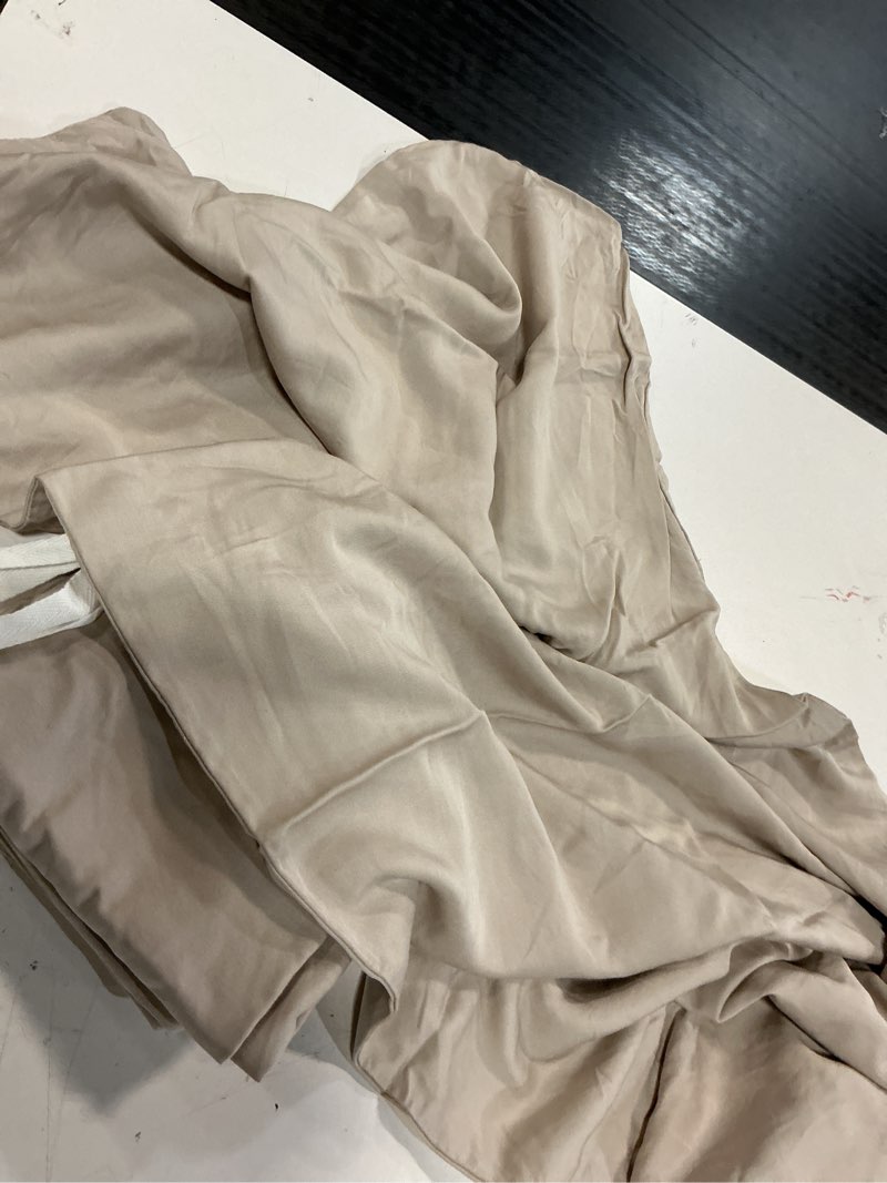 Condition photo showing Good Condition for minipanda beige pillow cases set of2)queen size - super soft, smooth and breathable pillow cases queen- envelope design - machine washable lightweight (20x30 inches (4 piece)) beige queen (pack of 4)