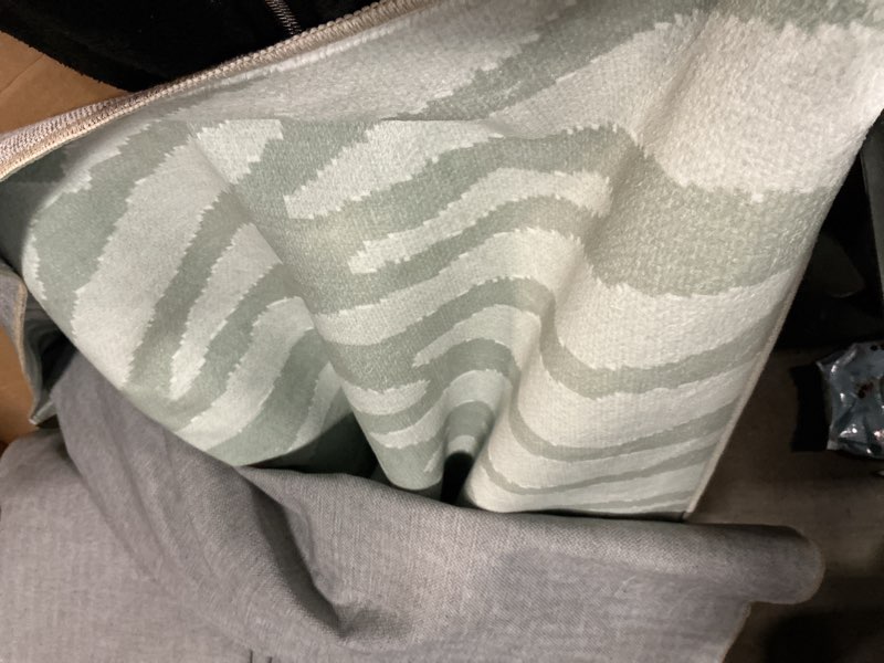 Condition photo showing As Is for (Similar to stock photo) Martha Stewart x SAFAVIEH Area Rug Collection - 9' x 12', Grey Mist, Handmade Wool, Ideal for Living Room, Bedroom, Office, Dining Space (MSR4534D) 9' x 12' (Rectangular) Grey Mist