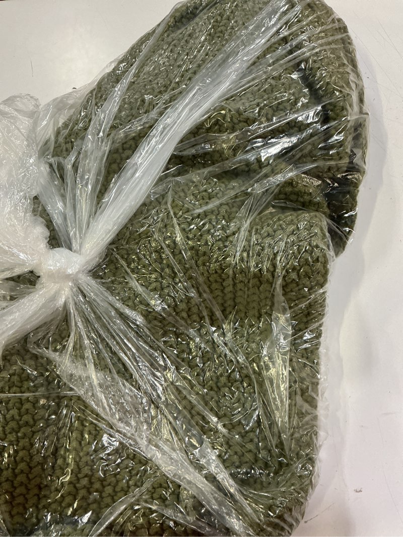 Condition photo showing New/Like New for cotton fisherman throw, 50x60, olive