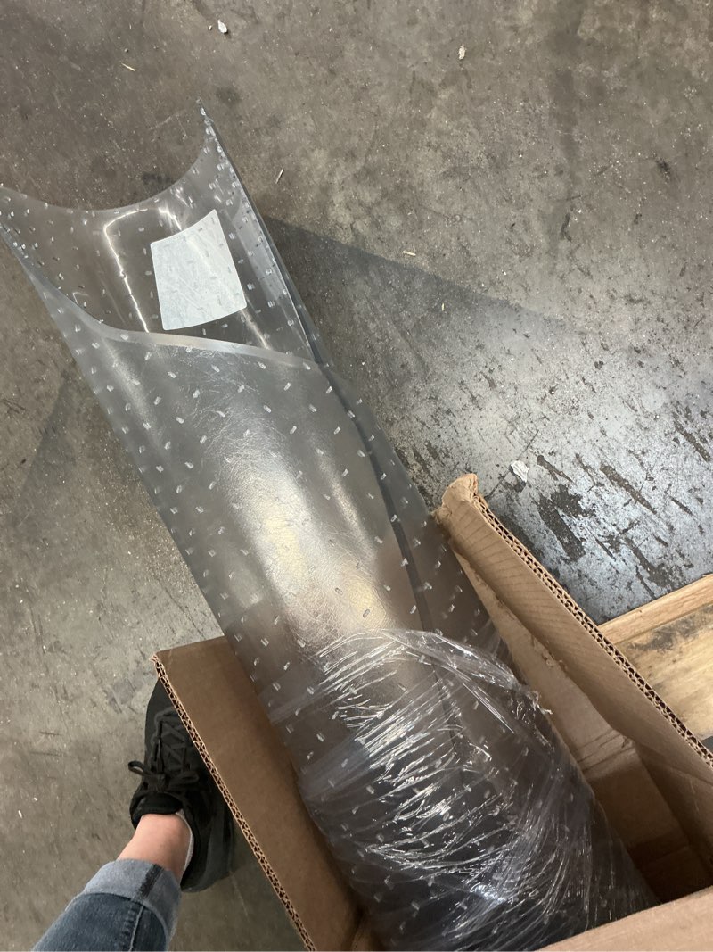 Condition photo showing New/Like New for ES Robbins 122685 Everlife Carpet Chair Mat 54"x60" Clear 54"x60" Contoured