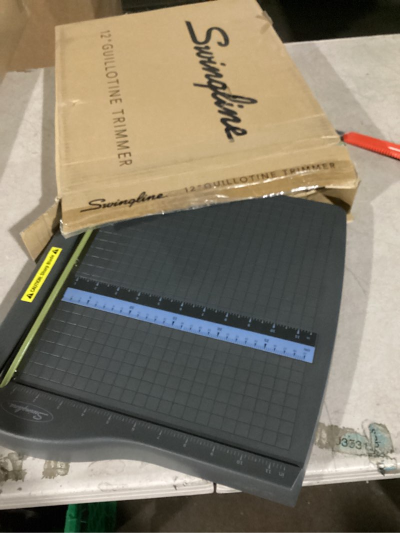 Condition photo showing Good Condition for swingline paper cutter, guillotine trimmer, 12" cut length, 10 sheet capacity, classiccut lite (9312) 10 sheet capacity classiccut lite