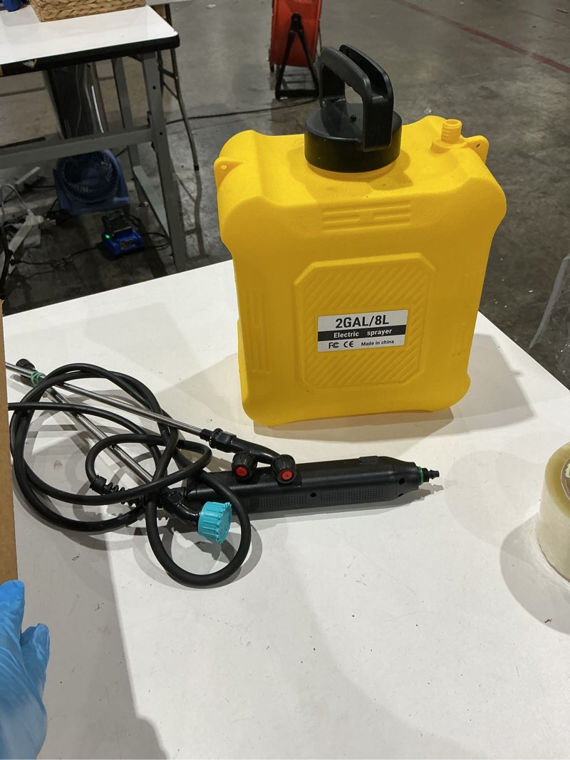 Condition photo showing As Is for incomplet)))field king 1 gallon, easy pump lawn & garden sprayer with anti-clog technology, adjustable nozzle for weed control, pest control, watering and fertilizing - 190844