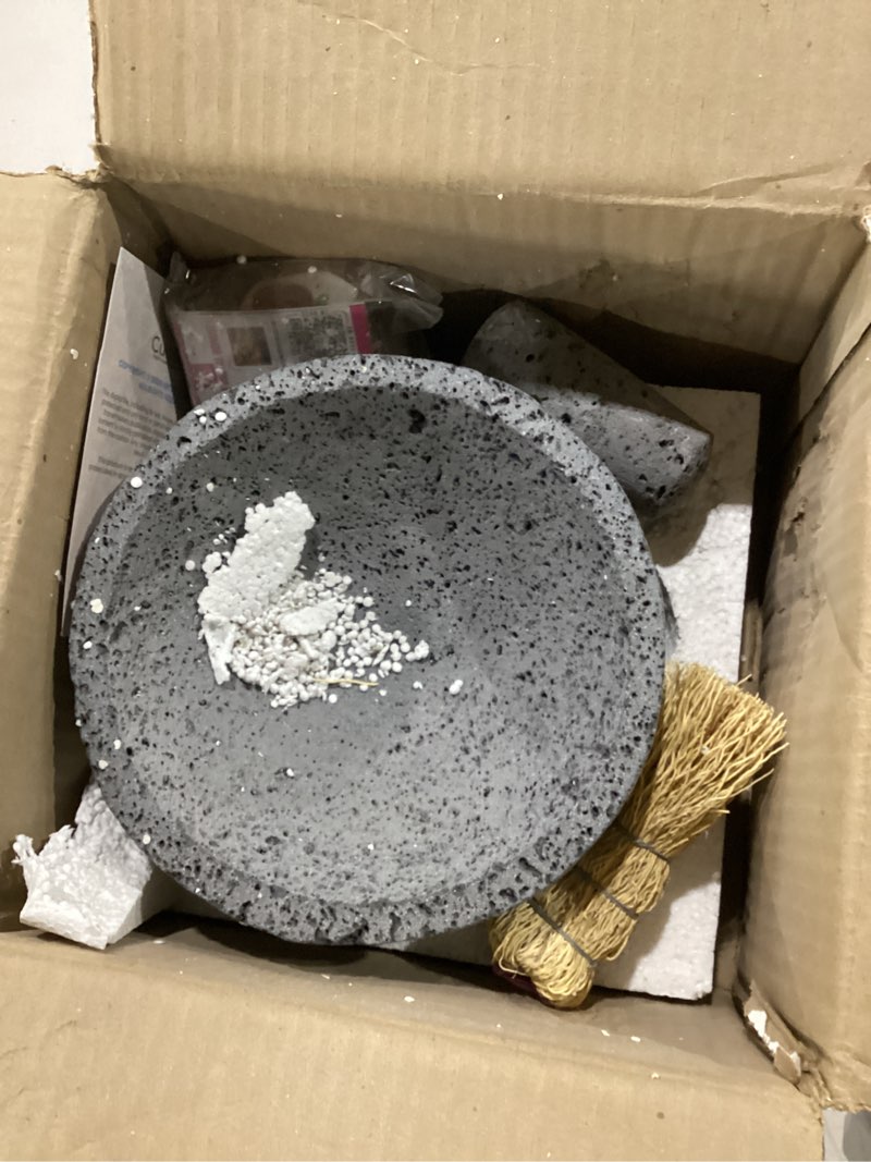 Condition photo showing Good Condition for the original molcajete mexicano volcanic rock handmade of authentic lava rock in mexico - molcajete de piedra volcanica - molcajete mortar pestle bowl - volcanic rock guacamole maker molcajete bowl