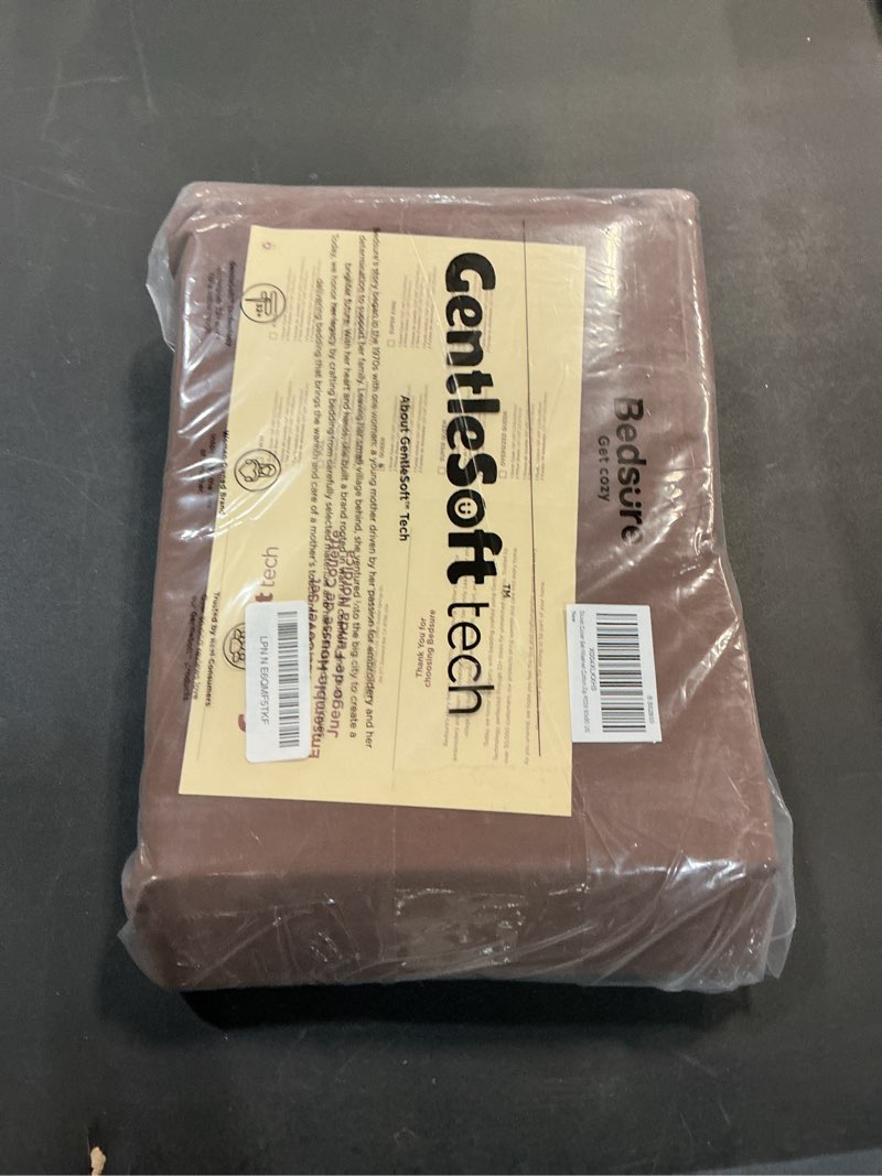 Condition photo showing New/Like New for bedsure 100% washed cotton duvet cover queen size - brown minimalist bedding set linen like - purewoven plain simple & soft comforter cover for all seasons (brown, queen, 90"x90") queen (90" x 90") 06 - brown (no comforter)