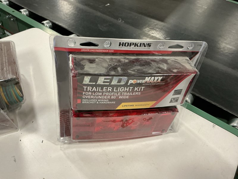 Condition photo showing New/Like New for Hopkins Towing Solutions Submersible LED Low-Profile Trailer Light Kit  C7280  Over & Under 80  Wide