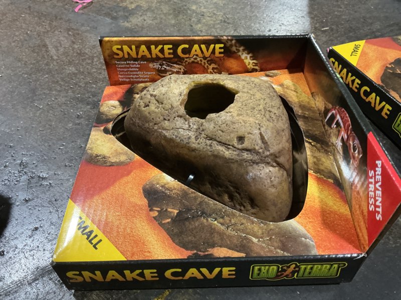 Condition photo showing New/Like New for Exo Terra Snake Cave, Small