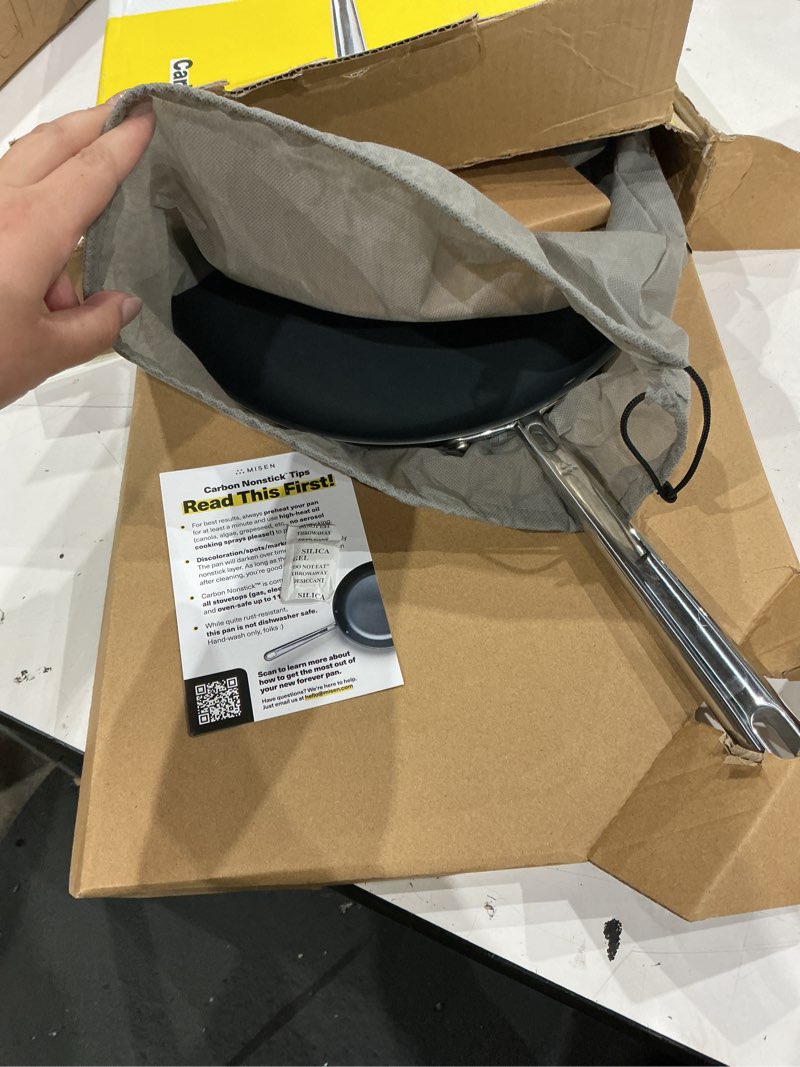 Condition photo showing Good Condition for misen carbon nonstick™ frying pan – carbon steel pan, naturally nonstick no-coating surface, ultra-durable & oven-safe, induction & gas compatible - 12 inch