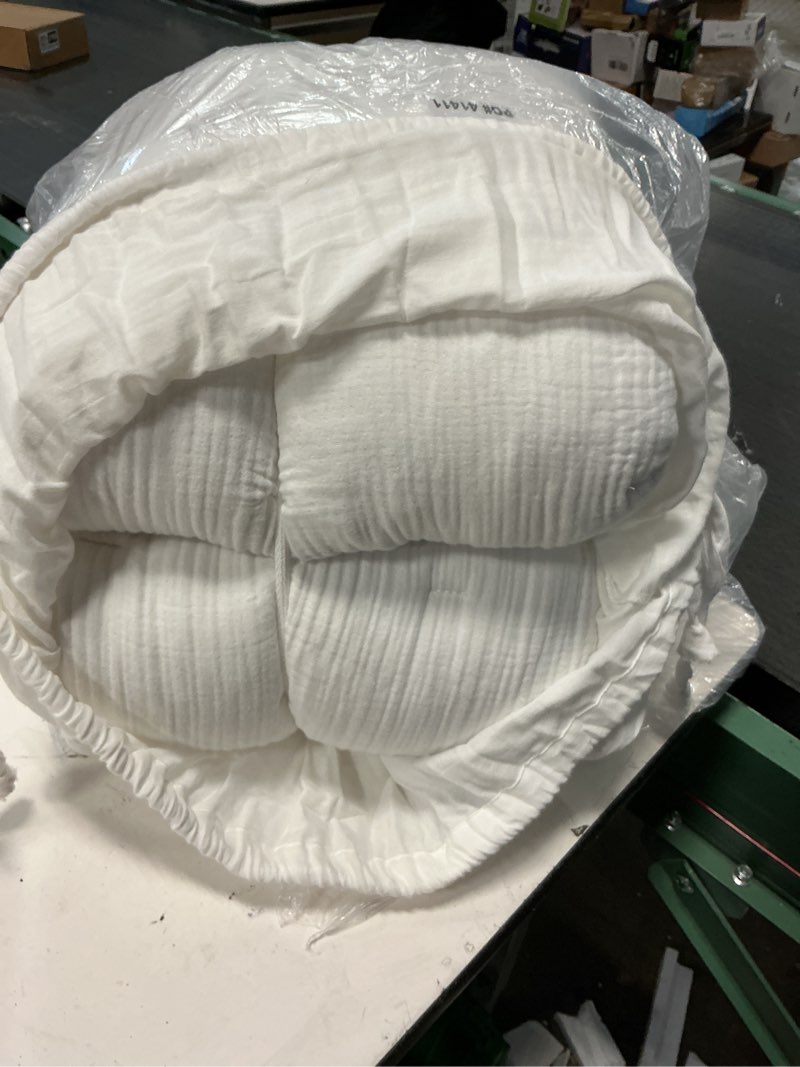 Condition photo showing Good Condition for organic airy gauze duvet cover set king color white 