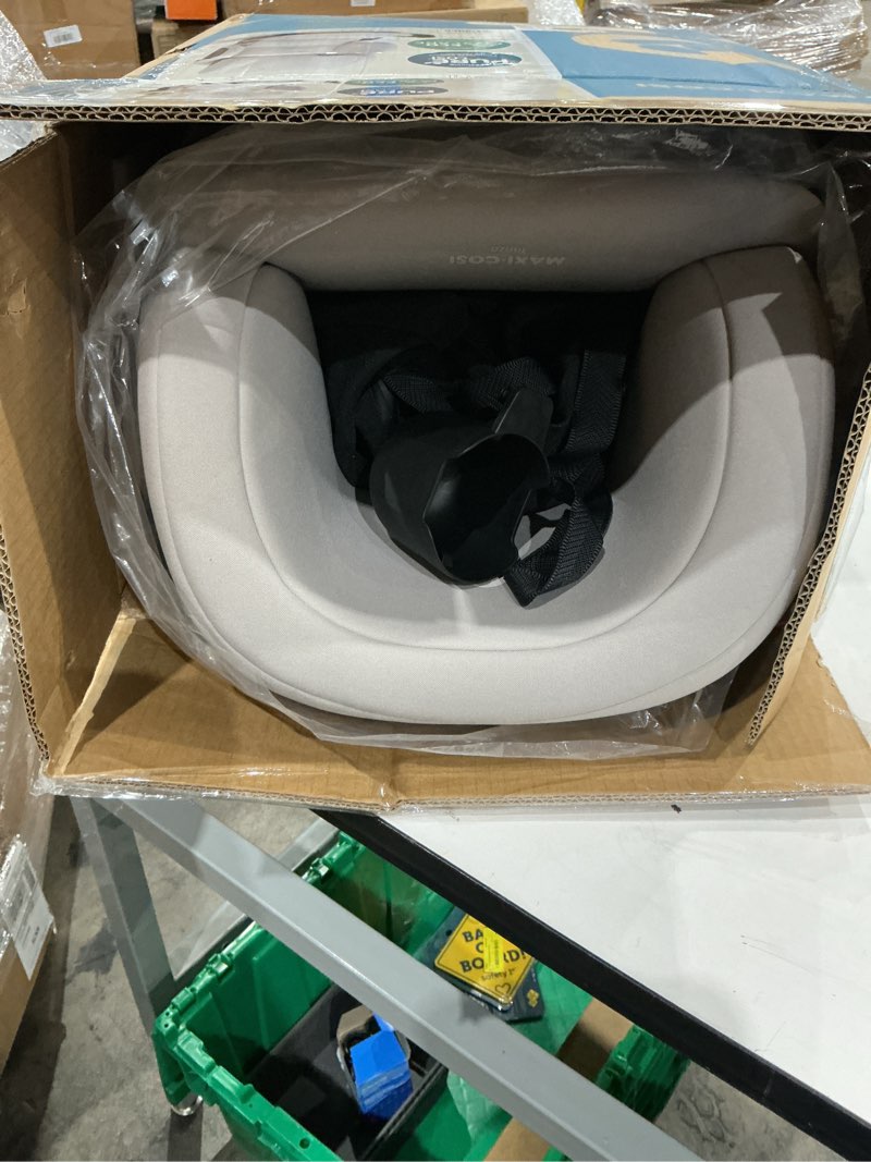 Condition photo showing Good Condition for maxi-cosi tanza belt-positioning booster car seat, seadrift