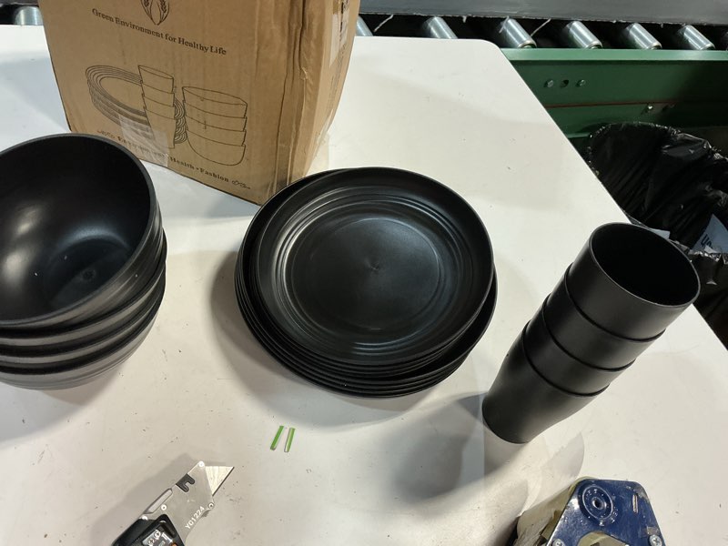 Condition photo showing Good Condition for supernal wheat straw dinnerware sets,plates and bowls set, dish , unbreakable plate dishwasher safe,reusable dinnerware black