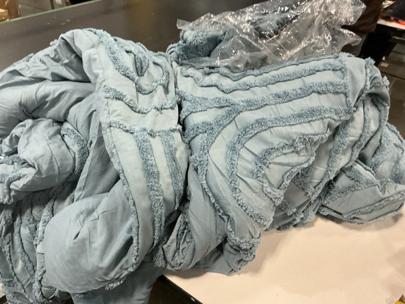 Condition photo showing As Is for Bedsure Boho Tufted King Comforter Set - Mineral Blue Boho Bedding Comforter Sets, 3 Pieces Farmhouse Shabby Chic Embroidery Bed Set, Soft Fluffy Cozy Arch Pattern Comforter for All Seasons King 05 - Mineral Blue - Arch Jacquard