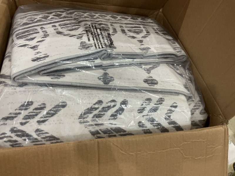 Condition photo showing New/Like New for similar waterproof outdoor rug 5x8ft, foldable reversible plastic straw mat for patio rv deck porch backyard balcony camping picnic beach indoor outdoor carpet, black&white squares (black&white) 5 x 8 feet