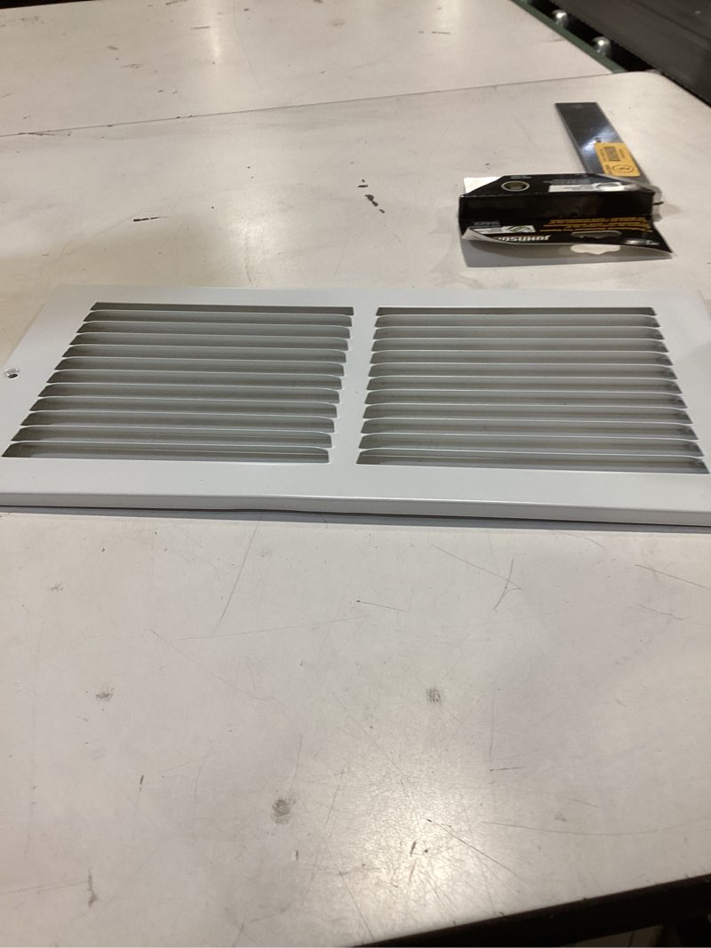 Condition photo showing Good Condition for white return grille
