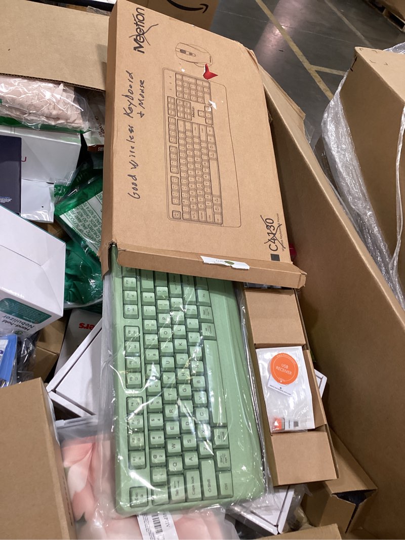 Condition photo showing New/Like New for meetion wireless keyboard and mouse, full-sized cordless keyboard with wrist rest and 3 dpi adjustable mouse, 2.4g wireless, compatible with pc/computer/laptop/windows/mac, green