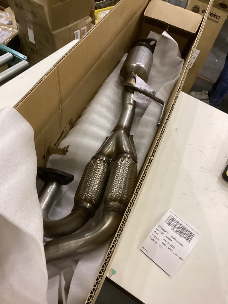 Condition photo showing New/Like New for 54498 Catalytic Converter For 2004-2006 Maxima, 2004-2009 Quest, 2005 Altima, Stainless Steel High Flow Catalytic Convertor, Catalyst converter, 1pcs