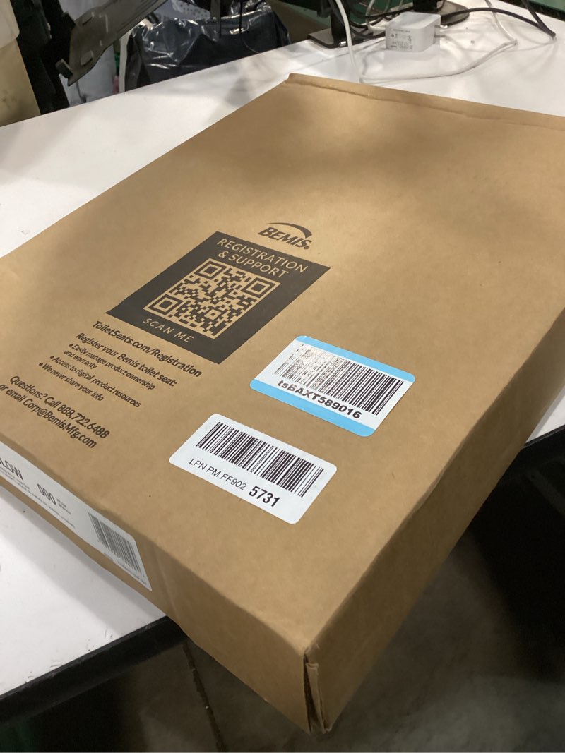 Condition photo showing New/Like New for mayfair linden slow close toilet seat, non slip heavy duty wood, easy install, round, white round traditional hinge