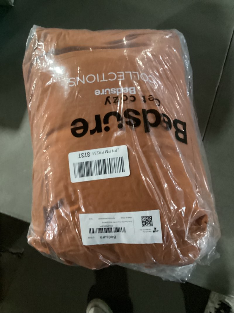 Condition photo showing New/Like New for Bedsure Cotton Duvet Cover King - 100% Cotton Waffle Weave Maroon Red Duvet Cover King Size, GentleSoft™ and Breathable Bedding Set for All Season, 3 Pieces, 104"x90" King (104" x 90") 08 - Maroon Red (No Comforter)