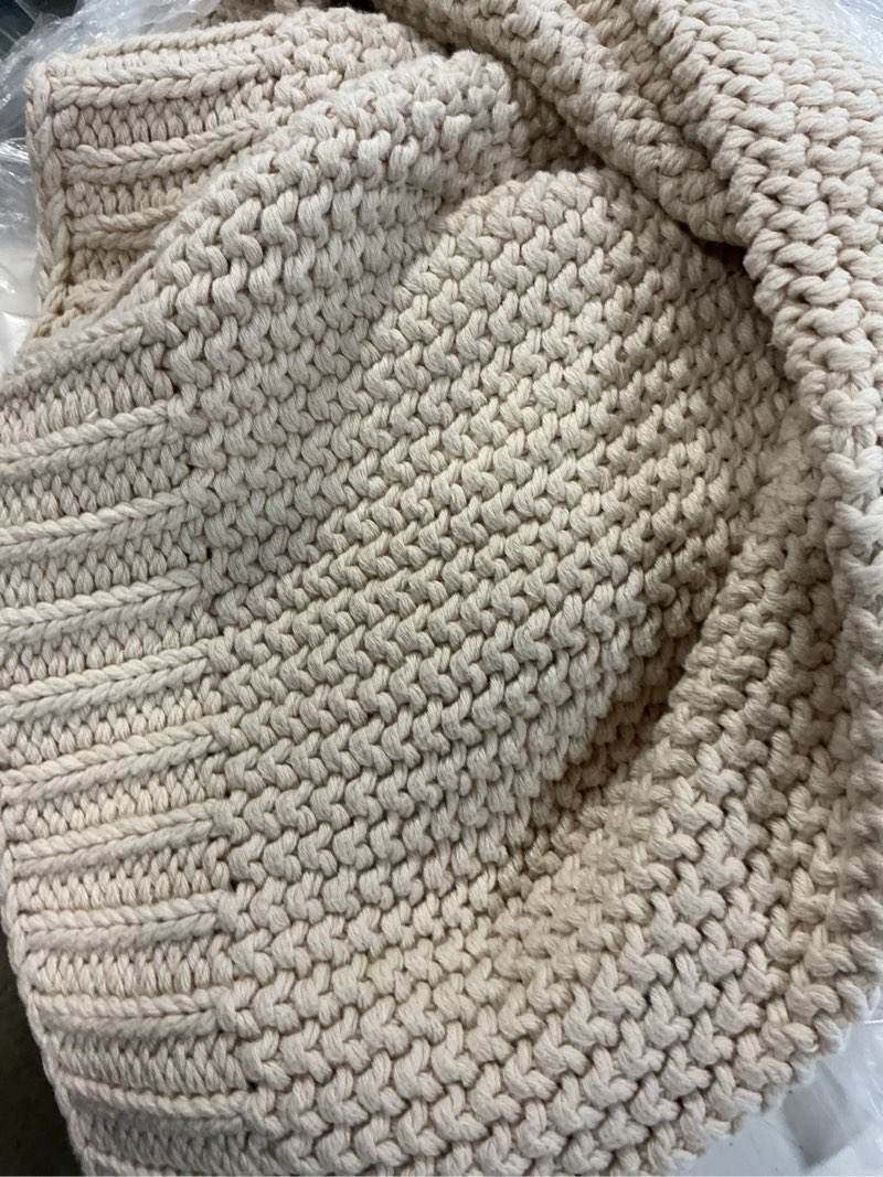 Condition photo showing Good Condition for cotton fisherman throw, 50x60, natural