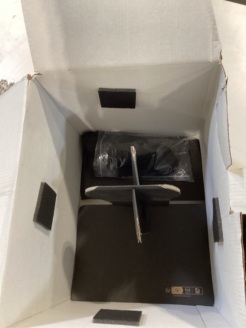Condition photo showing Good Condition for oakley mod1 mips helmet