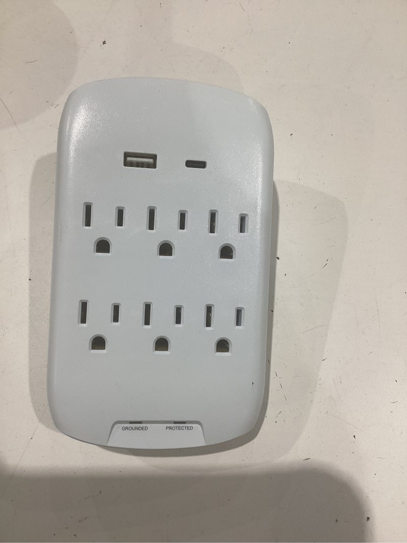 Condition photo showing Good Condition for utilitech 6 -outlet 900 joules 1875 -watts 1875va white indoor usb ac surge protector