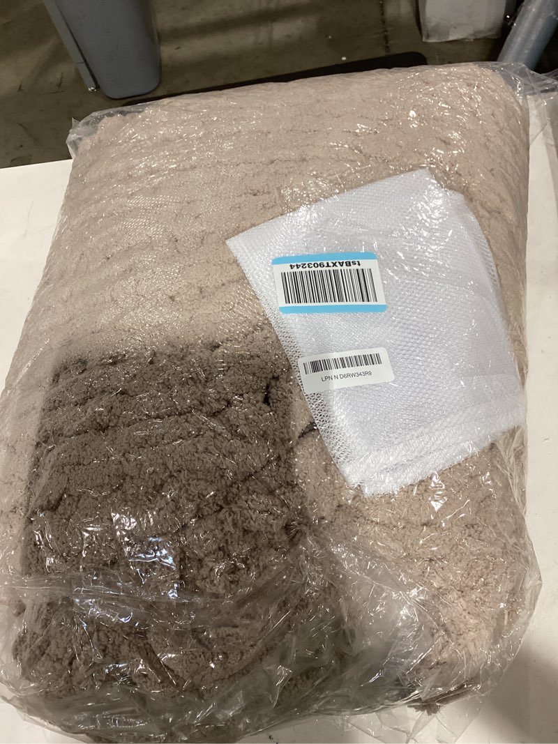 Condition photo showing Good Condition for l'agraty chunky knit blanket throw: 60''x80'' chenille chunky knitted throw blankets for bed couch - handmade thick big cable knit blanket - large crochet rope blankets for home decor(light taupe) light taupe 60"x80"