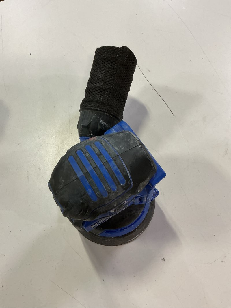 kobalt 24-volt brushless variable speed random orbital cordless sander with dust management