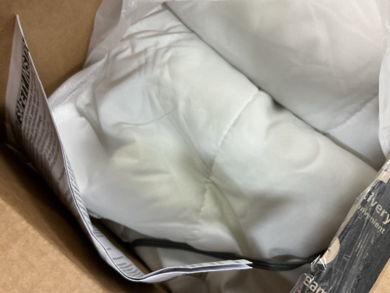 Condition photo showing New/Like New for Sunbeam Electric Restful Quilted Heated Mattress Pad Twin 75" x 39" 12 Heat Settings 12-Hour Auto Shut-Off Extra-Cozy Fabric Deep Pocket Fit Machine Washable