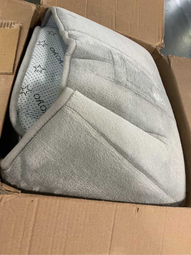 Condition photo showing Good Condition for MAXYOYO 1.2" Thick Baby Play Mat for Floor, Foldable Playpen Mat, Tummy Time Foam Mat Ultra Soft Support, Padded Carpet with Non-Slip Backing for Infant,Kids and Toddler Crawling, Grey Grey 36"x60"