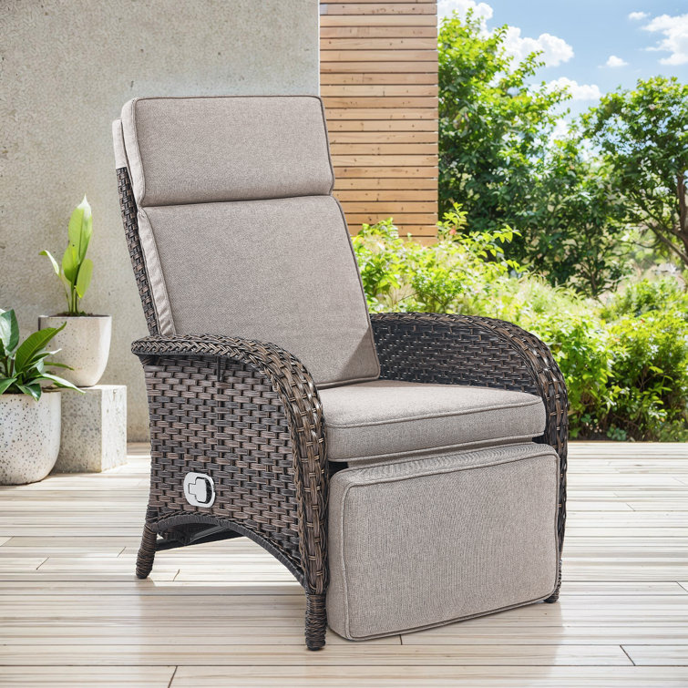 Valierius Outdoor Chaise Lounge Chair Adjustable 6-Position With Soft Cushions, Waterproof PE Wicker & Durable Metal Frame - Ideal For Poolside, Patio & Deck Relaxation