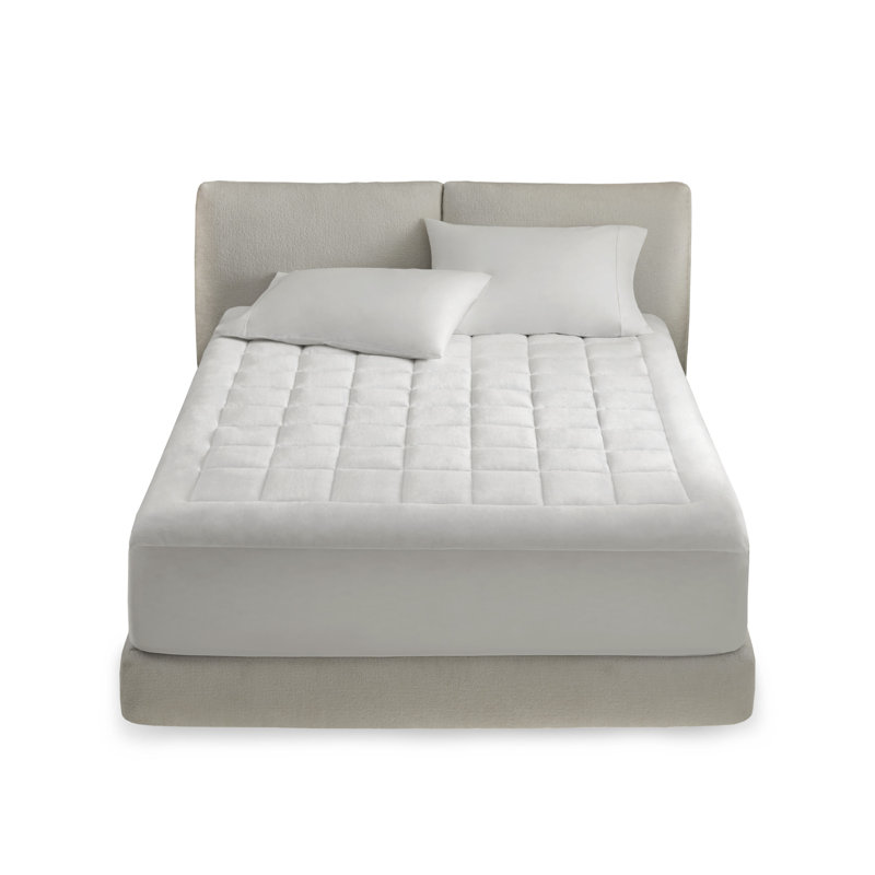 SIMILAR TO STOCK PHOTO Cloud Soft Overfilled Plush Waterproof Mattress Pad queen 