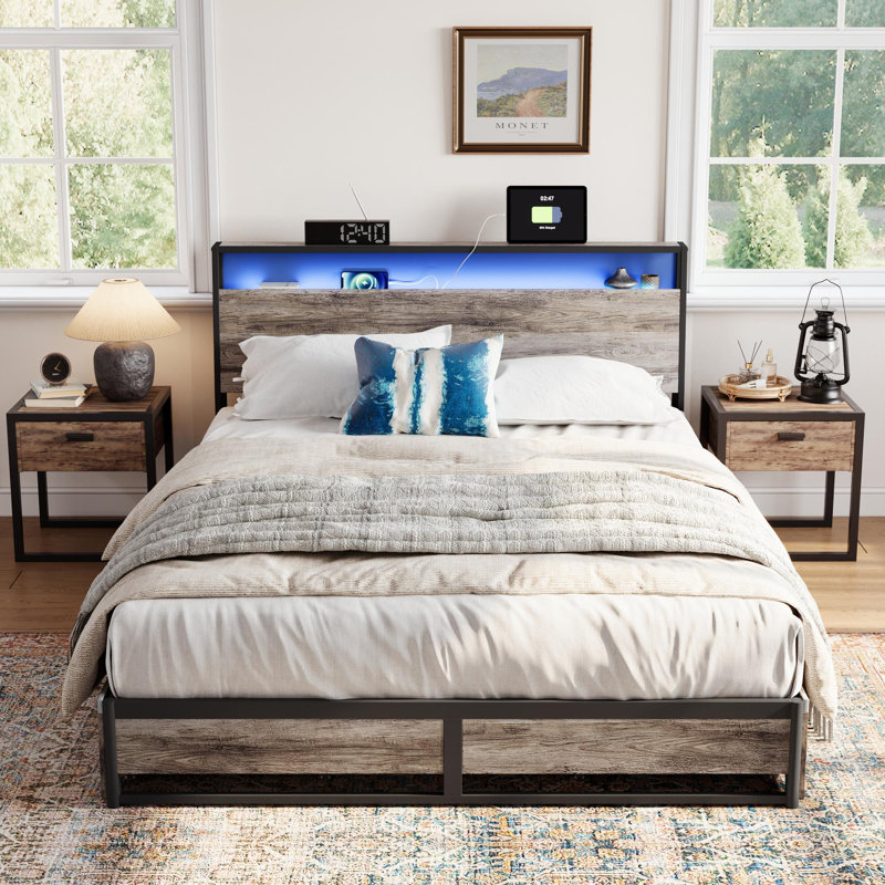 Similar ,incomplet)Naughton Metal Platform Storage Bed