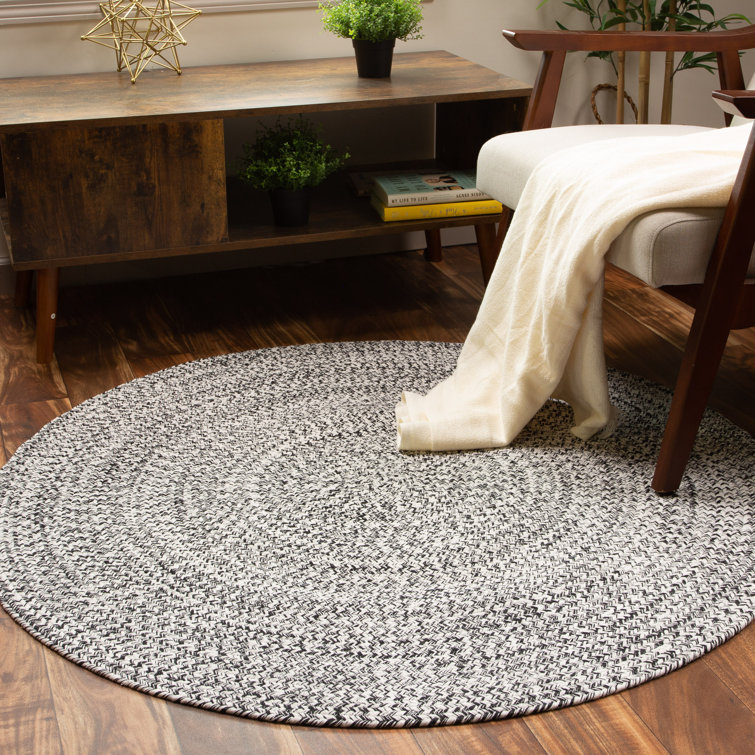 Ociuso Black and White Farmhouse Area Rug
