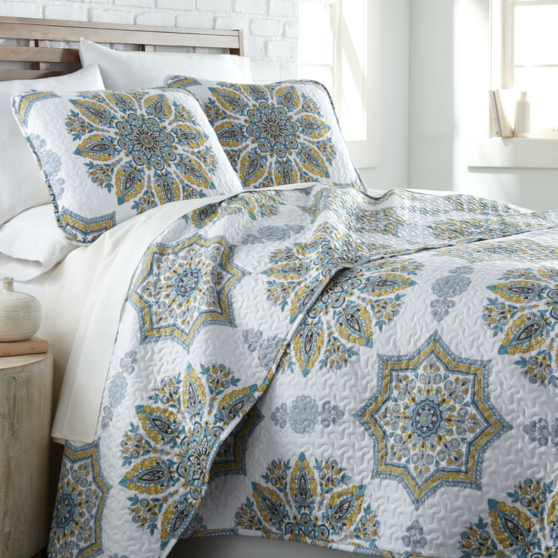 Infinity oversized light-weight Reversible Quilt Set with shams