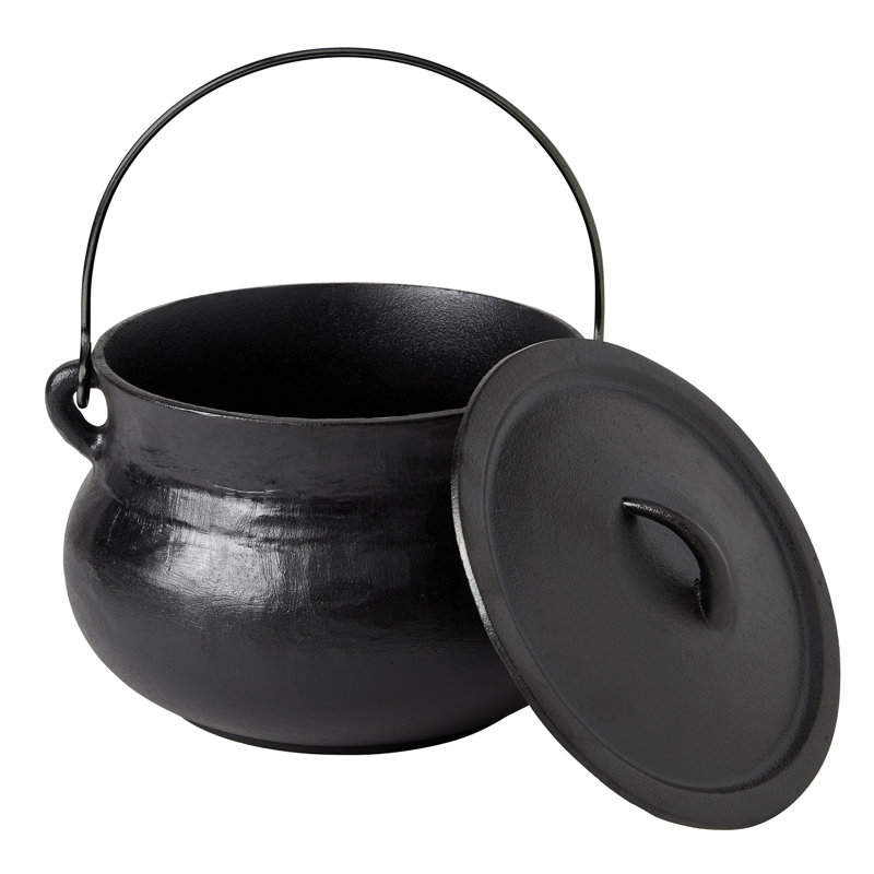 smith & clark 4 qt pre-seasoned cast iron covered cauldron with wire handle