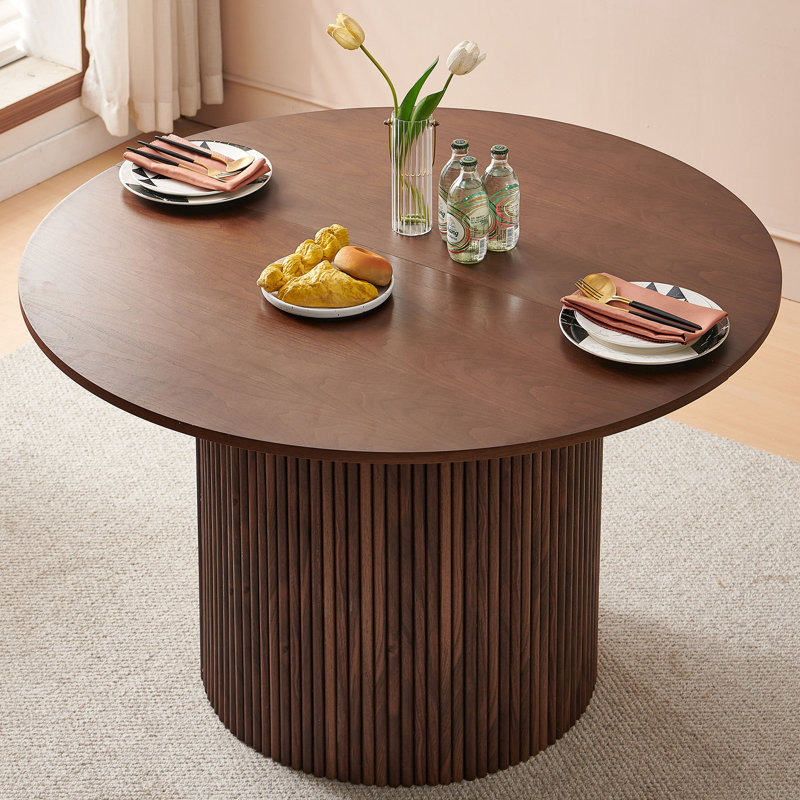 brisa 47" round dining table