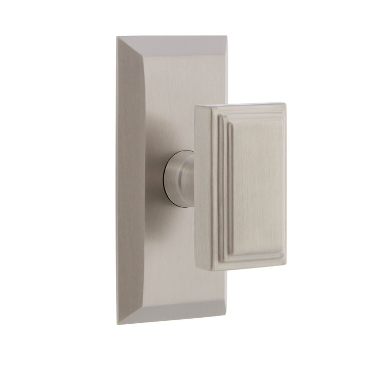 grandeur fifth avenue short plate privacy with carré door knob