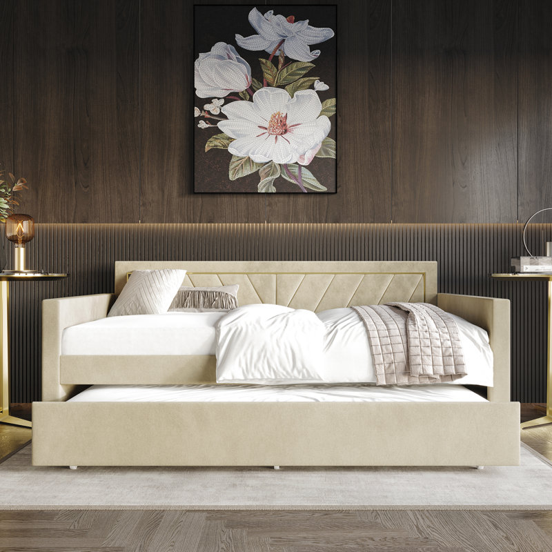 Kyliejo Upholstered Daybed with Trundle